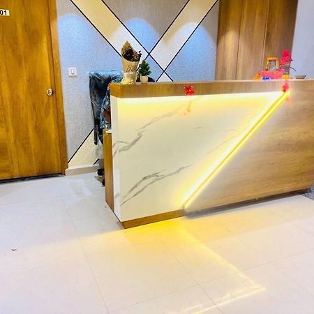Oyo Florence Hotel 수라트 외부 사진