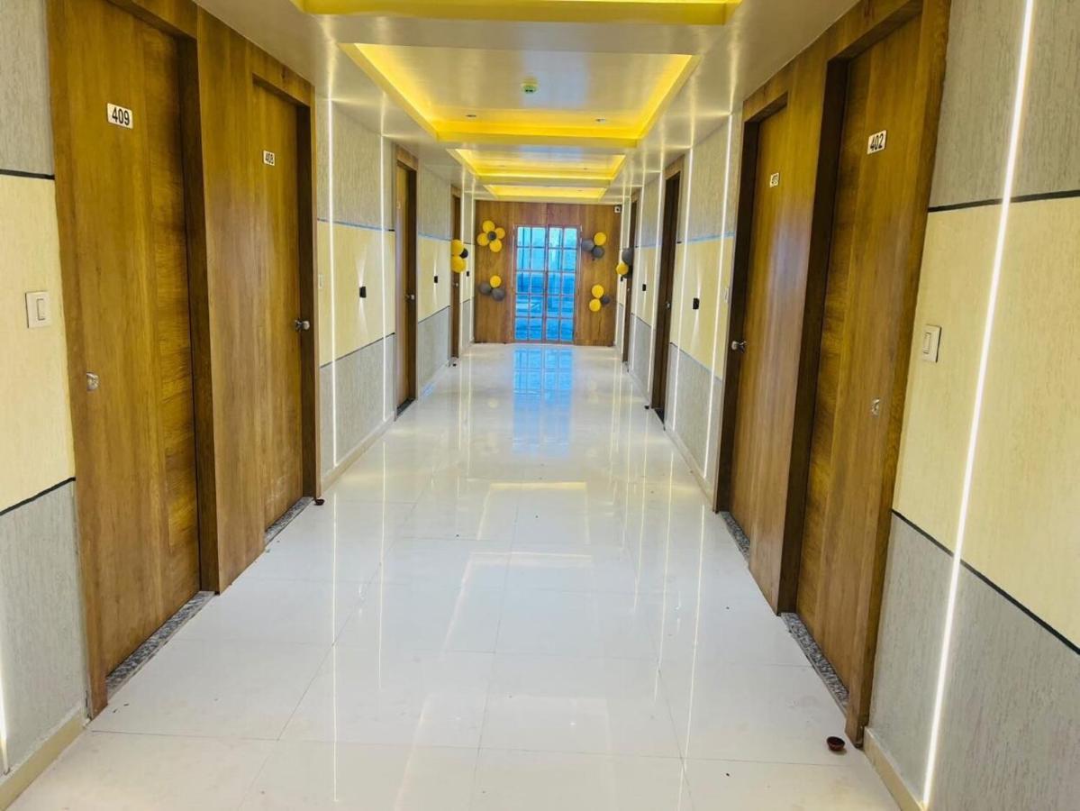 Oyo Florence Hotel 수라트 외부 사진