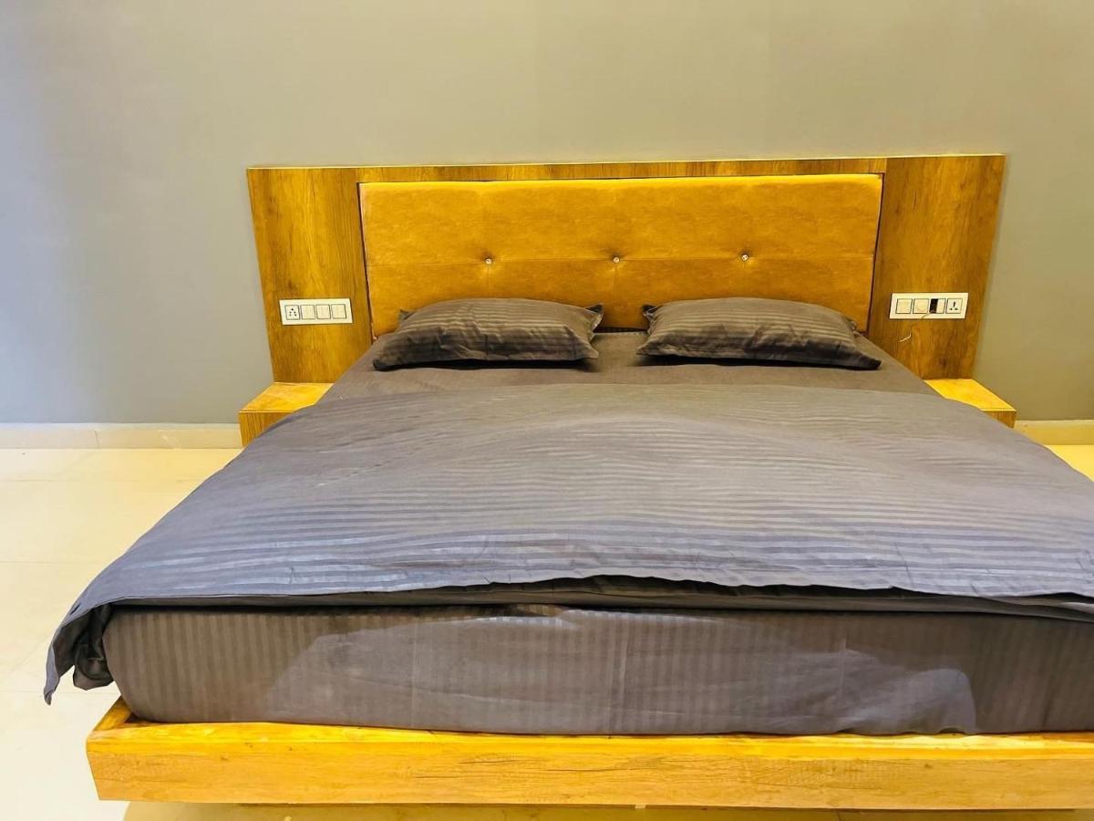 Oyo Florence Hotel 수라트 외부 사진